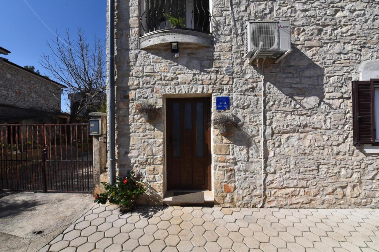 Apartment Nona Tar-Vabriga Екстер'єр фото