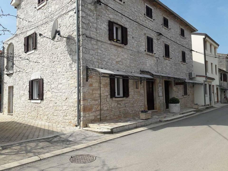 Apartment Nona Tar-Vabriga Екстер'єр фото